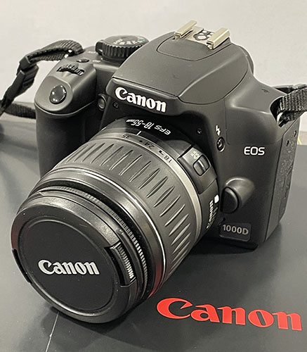 CANON EOS 1000D CON OBIETTIVO 18/55