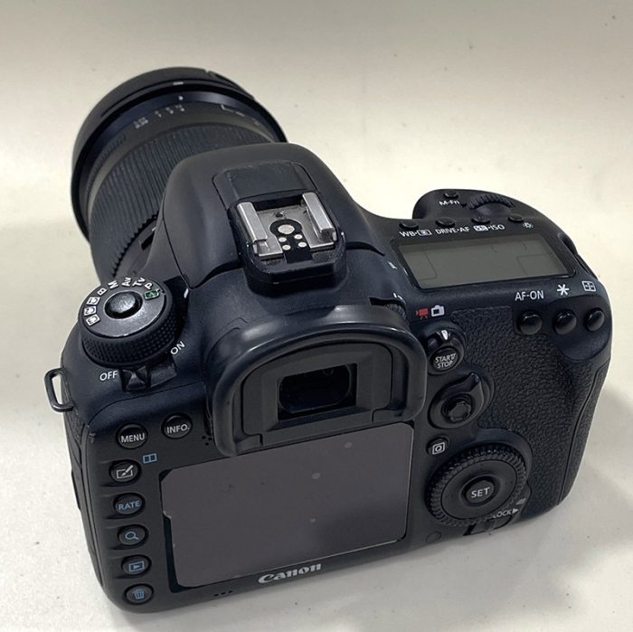 Canon Eos 7D mkII con obb. 18/300 is C - immagine 3